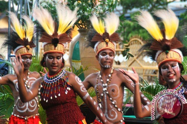 Timeless Eastern Indonesian Crafts