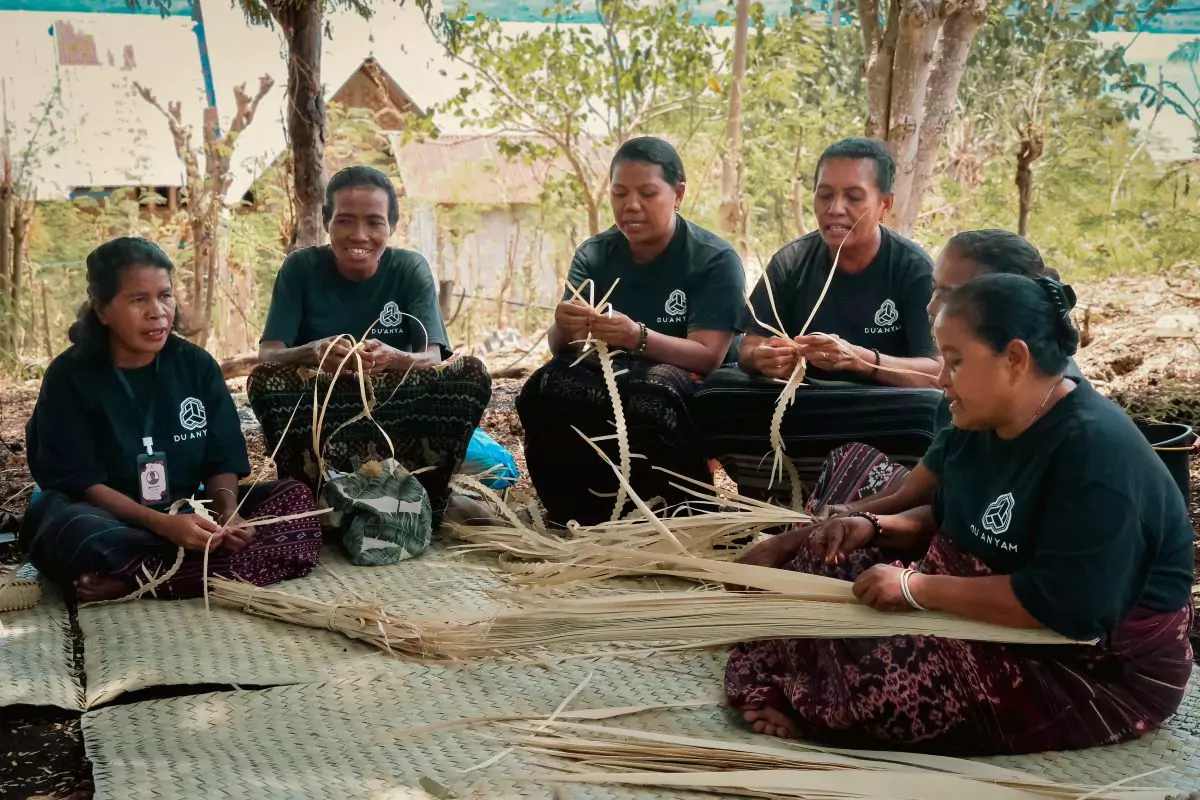 Timeless Eastern Indonesian Crafts